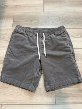NWOT Vuori Men’s Optimist Elastic Waist Short 8"